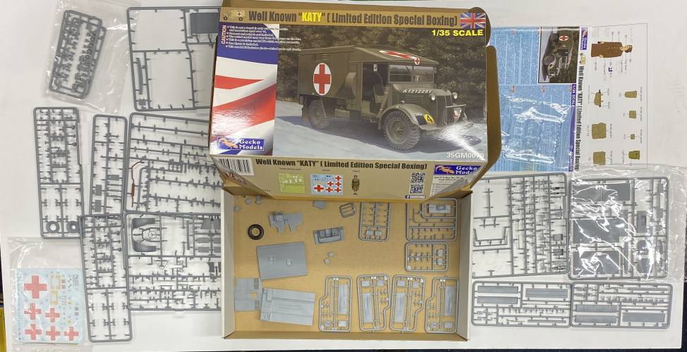 KINGKIT MODEL SCRAPYARD 1/35 GECKO MODELS 35GM0070 WELL KNOWN KATY AMBULANCE  INCOMPLETE   STARTED 