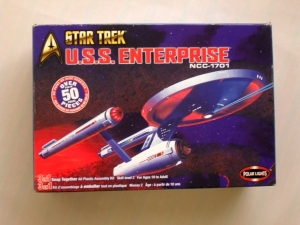 POLAR LIGHTS  4200 USS ENTERPRISE NCC-1701