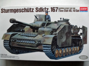 ACADEMY 1/35 1332 STURMGESCHUTZ IV Sd.Kfz 167