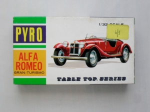 PYRO 1/32 C320 ALFA ROMEO GT