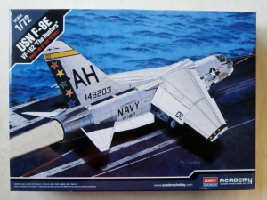ACADEMY 1/72 12521 USN F-8E VF-162 THE HUNTERS