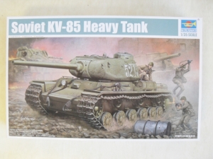 TRUMPETER 1/35 01569 SOVIET KV-85 HEAVY TANK