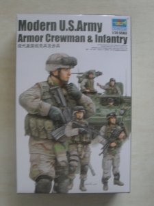 TRUMPETER 1/35 00424 MODERN US ARMY ARMOUR CREWMAN   INFANTRY