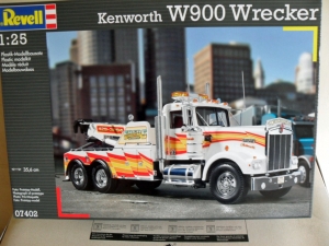 REVELL 1/25 07402 KENWORTH W900 WRECKER