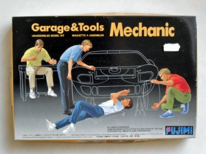 FUJIMI 1/24 11003 GARAGE   TOOLS MECHANIC 