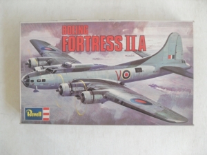 REVELL 1/72 H213 BOEING FORTRESS IIA