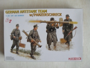 DRAGON 1/35 6374 GERMAN ANTI-TANK TEAM WITH PANZERSCHRECK