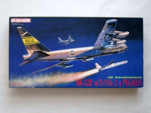 DRAGON 1/200 2009 NB-52B w/X-15A-2   PEGASUS