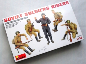 MINIART 1/35 35055 SOVIET SOLDIERS RIDERS