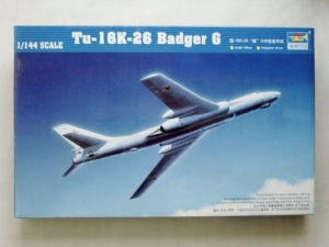 TRUMPETER 1/144 03907 Tu-16K-26 BADGER G