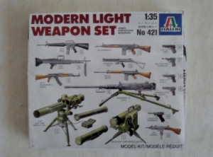ITALERI 1/35 421 MODERN LIGHT WEAPON SET