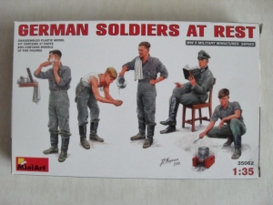 MINIART 1/35 35062 GERMAN SOLDIERS AT REST