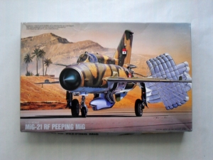 FUJIMI 1/72 H-25 MiG-21 RF PEEPING MiG