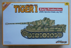 CYBER-HOBBYCOM 1/35 9142 Pz.Kpfw.VI Ausf.E Sd.Kfz.181 TIGER I