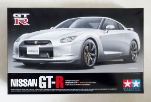 TAMIYA 1/24 24300 NISSAN GT-R