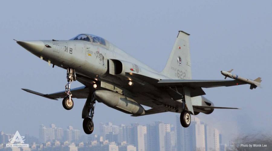 ACADEMY 1/144 12644 ROKAF KF-5E