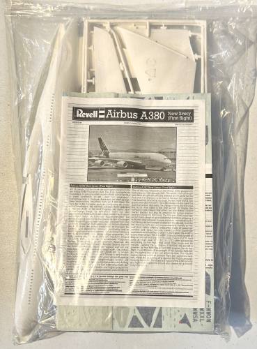 REVELL 1/144 04218 AIRBUS A380 FIRST FLIGHT  NO BOX 