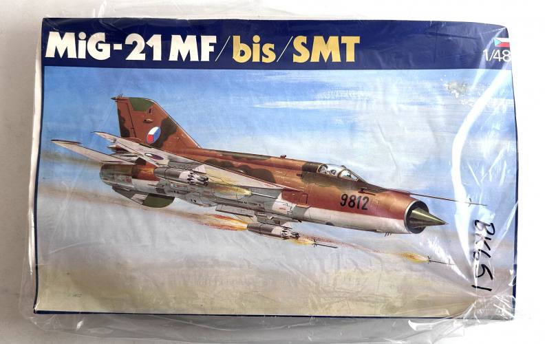 OEZ 1/48 01 MiG-21 MF/bis/SMT  NO BOX 