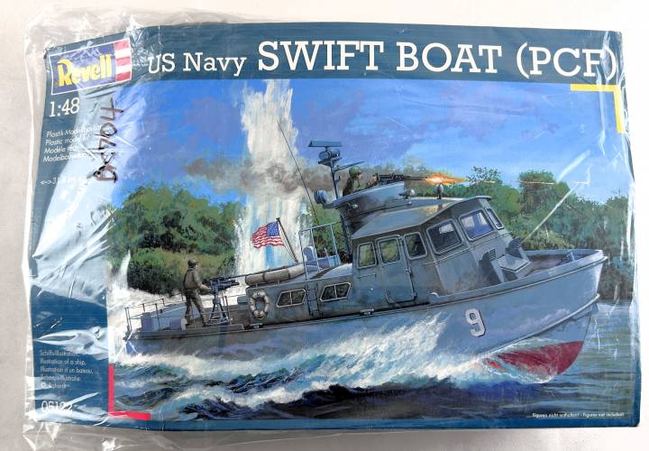 REVELL 1/48 05122 US NAVY SWIFT BOAT  PCF   NO BOX 