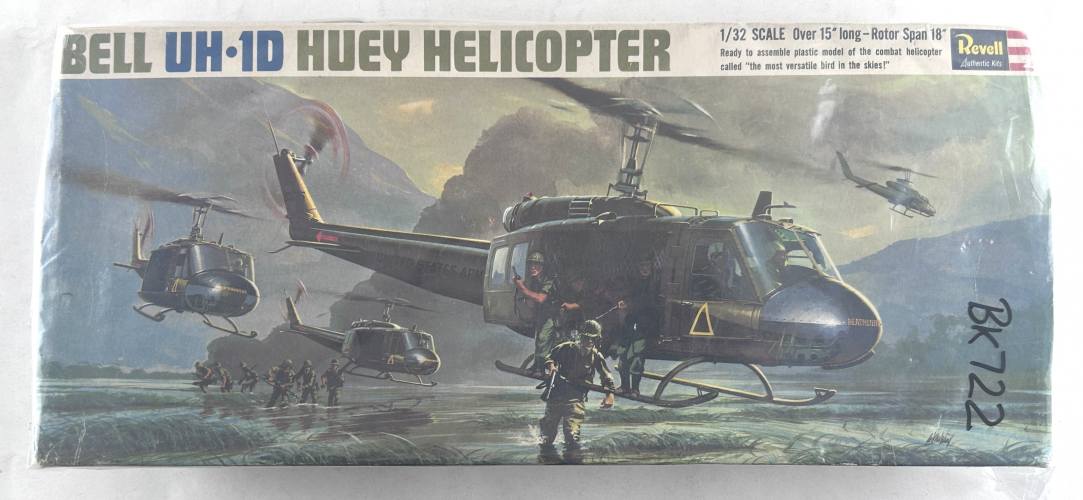 REVELL 1/32 H286 BELL UH-1D HUEY HELICOPTER  NO BOX 