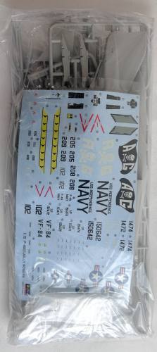 FUJIMI 1/72 G-11 McDONNELL DOUGLAS F-4B PHANTOM II JOLLY ROGERS  NO BOX 