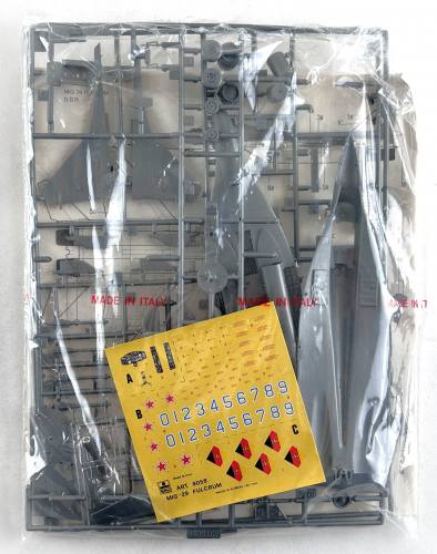 ESCI 1/72 9058 MiG-29 FULCRUM  NO BOX 
