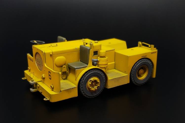 BRENGUN 1/32 32052 TUGMASTER TRACTOR