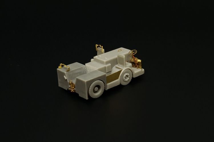 BRENGUN 1/144 144055 UK FLIGHT DECK TRACTOR TUGMASTER