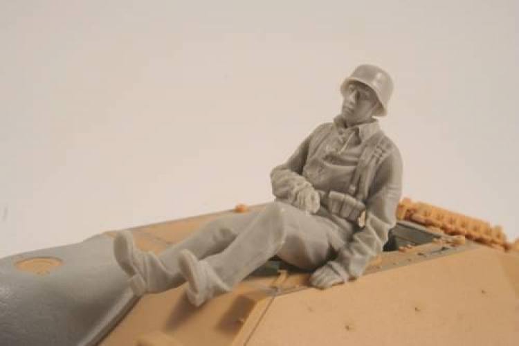 CMK 1/35 35260 WWII GERMAN HETZER SITTING INFANTRY MAN 1945