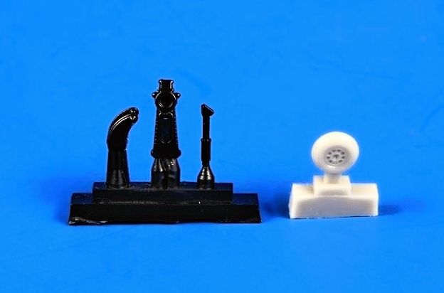 CMK 1/48 48365 REGGIANE RE 2005 TAILWHEEL WITH STRENGTHENED LEG