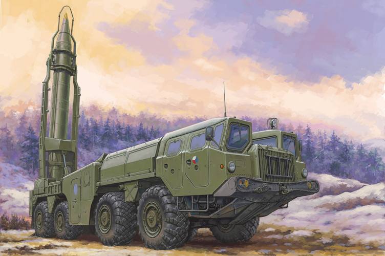 HOBBYBOSS 1/72 82939 SOVIET 9P117M1 LAUNCHER WITH R17 ROCKET  SCUD B 