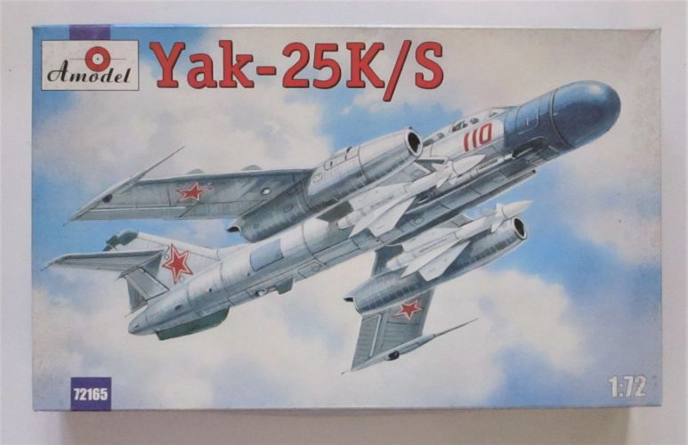 A MODEL 1/72 72165 YAK-25 K/S