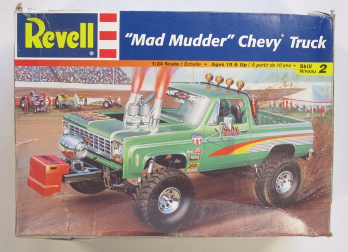 REVELL 1/24 2584 MAD MUDDER CHEVY TRUCK