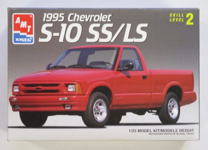 AMT 1/25 6187 1995 CHEVROLET S-10 SS/LS