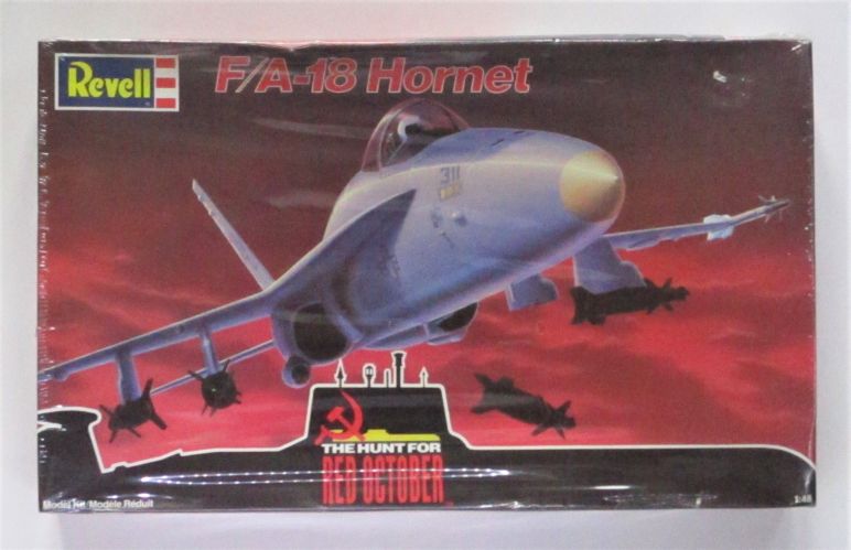 REVELL 1/48 4704 F/A-18 HORNET - THE HUNT FOR RED OCTOBER