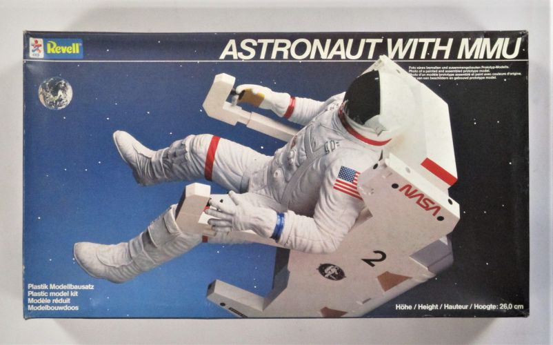 REVELL  4731 ASTRONAUT WITH MMU 26CM