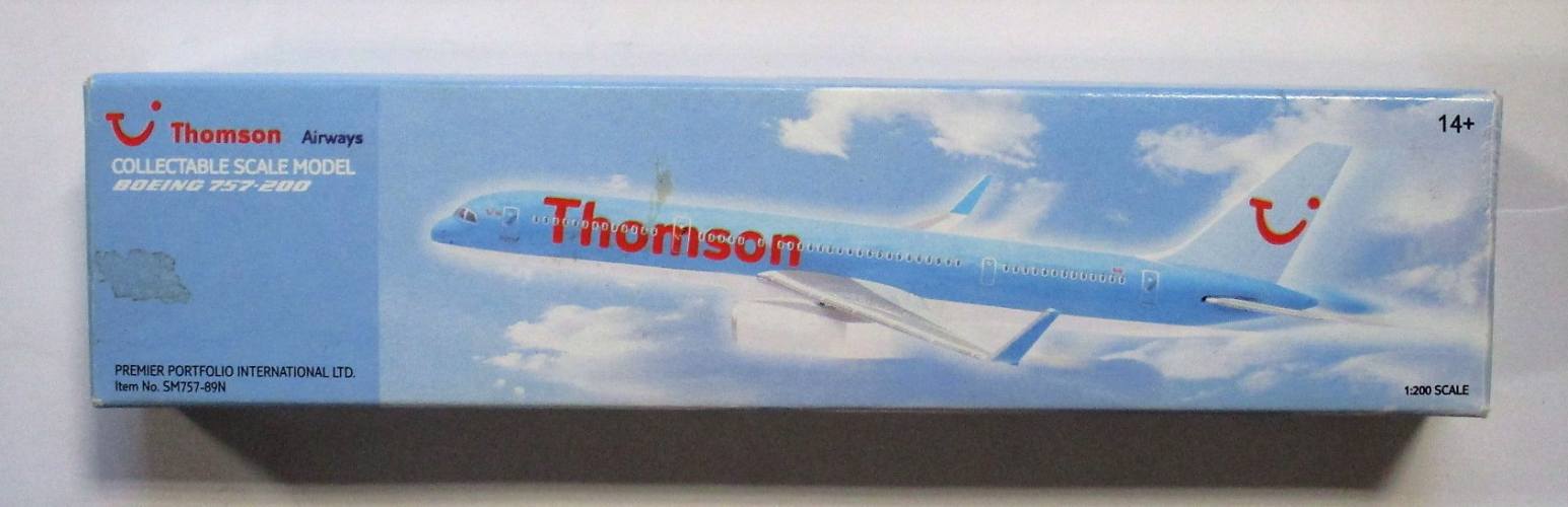 AIRLINER COLLECTIBLE  1/200 SM757-89N THOMSON AIRWAVES BOEING 757-200