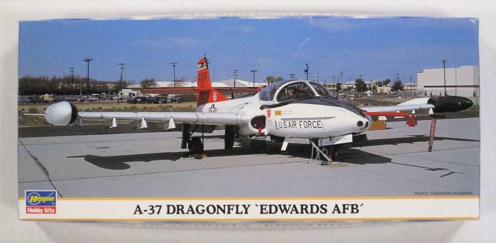 HASEGAWA 1/72 00374 A-37 DRAGONFLY EDWARDS AFB