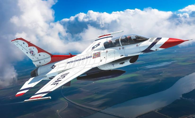 KINETIC 1/48 48148 LOCKHEED MARTIN F-16D VIPER THUNDERBIRDS
