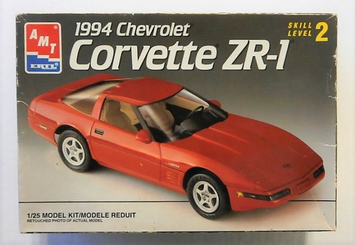 AMT 1/25 8069 1994 CHEVROLET CORVETTE ZR-1
