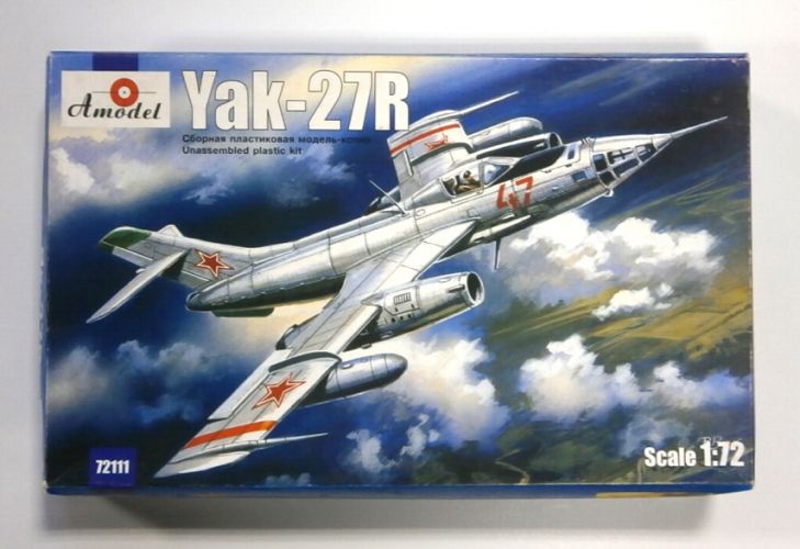A MODEL 1/72 72111 YAK-27R