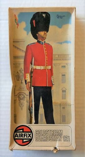 AIRFIX 1/12 02505 COLDSTREAM GUARDSMAN 