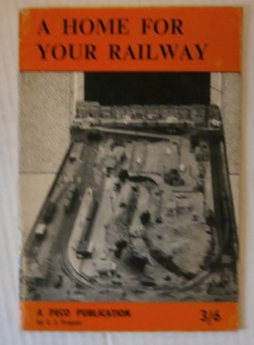 CHEAP BOOKS  ZB3345 MODELLING BRITISH WWII ARMOURED VEHICLES 