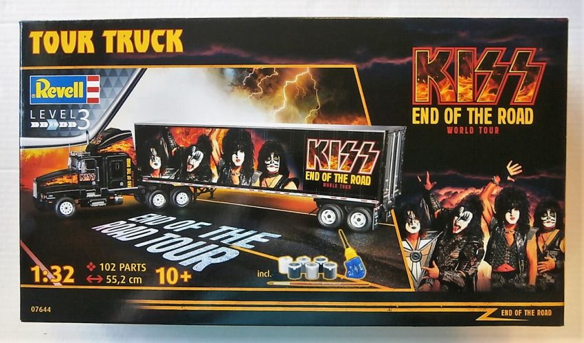 REVELL 1/32 07644 KISS END OF THE ROAD TOUR TRUCK GIFT SET