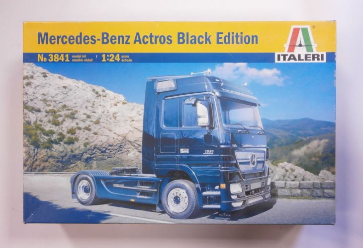 ITALERI 1/24 3841 MERCEDES- BENZ ACTROS BLACK EDITION 