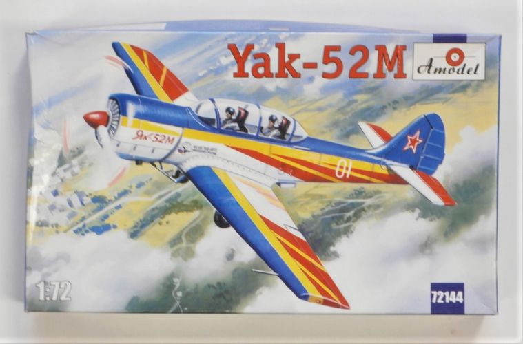 A MODEL 1/72 72144 YAK-52M