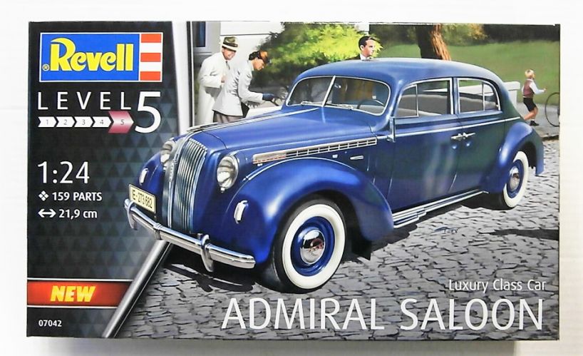 REVELL 1/24 07042 LUXURY CLASS CAR ADMIRAL SALOON