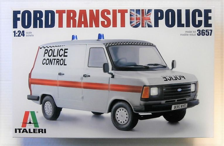 ITALERI 1/24 3657 FORD TRANSIT MK.II UK POLICE VAN