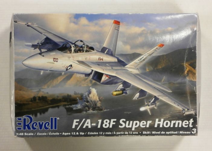 REVELL 1/48 5520 F/A-18F SUPER HORNET
