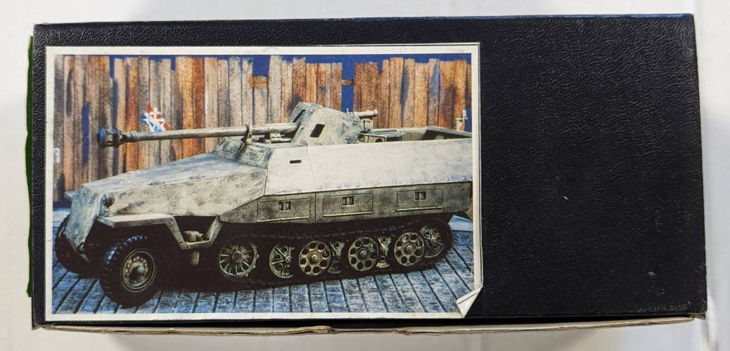 DES  35004 HANOMAG SDKFZ 251/22 D 